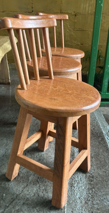 Cadeiras e Banquetas Rústicas
